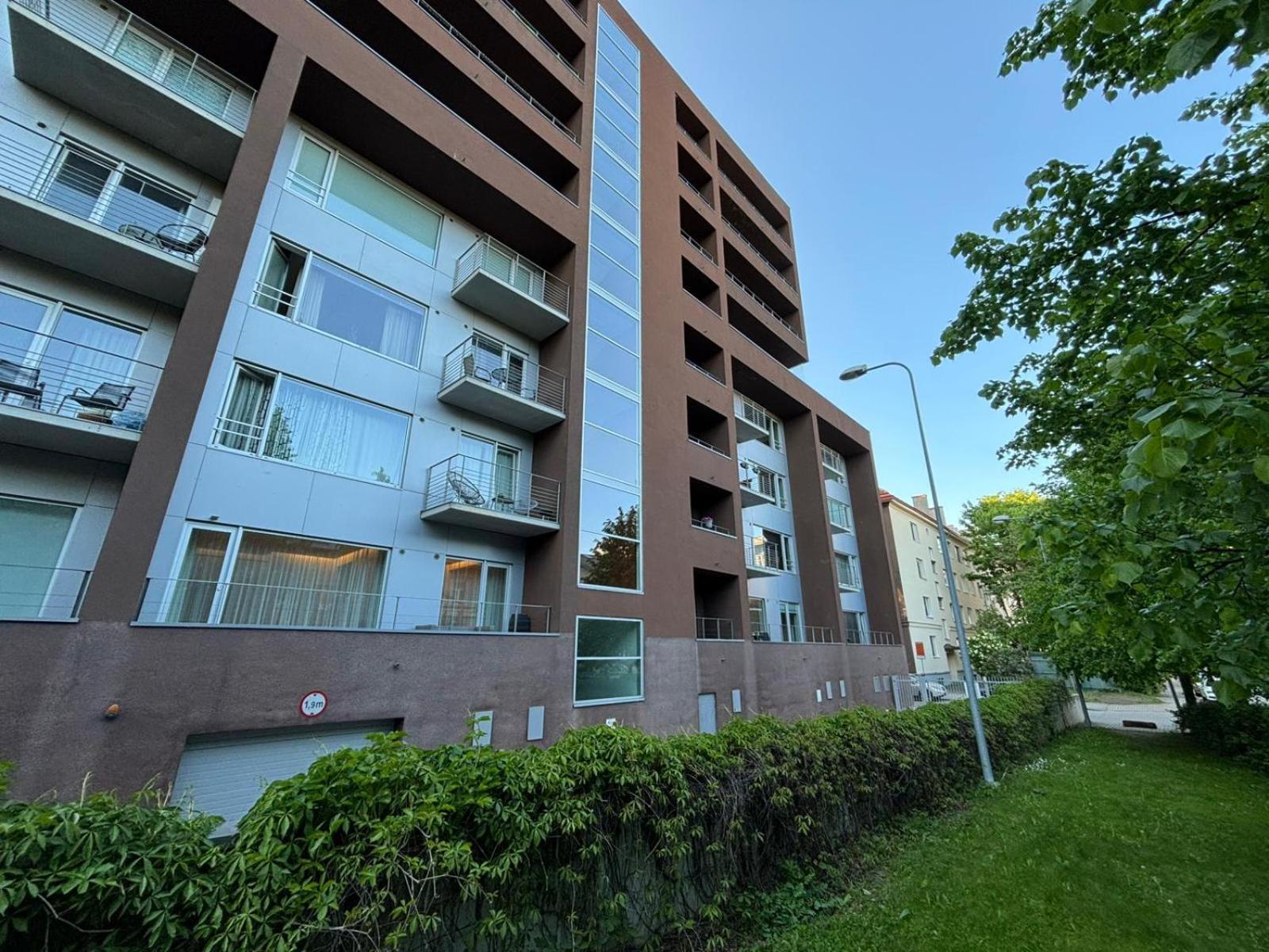 Appartement Next To Old Town, Free Underground Parking, Peaceful Location Tallinn